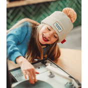 Fille qui porte bonnet Block sandy Hello Hossy