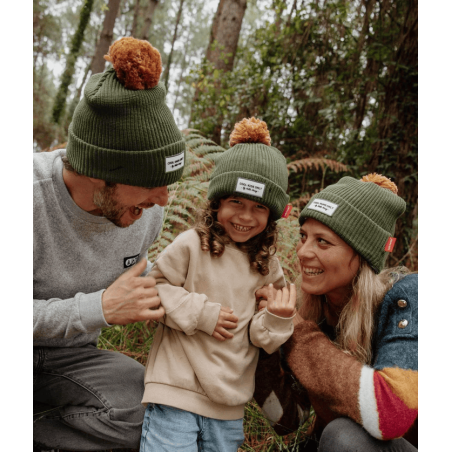 Famille avec bonnet pompom vert Block Forest Hello Hossy